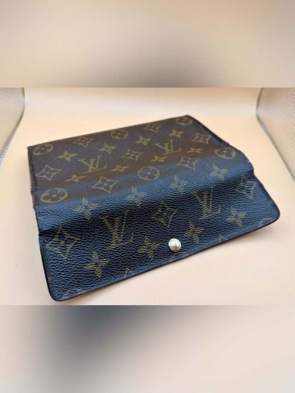 Louis Vuitton Monogram Porte
Tresor International Trifold Long
Wallet - Picture 4 of 16